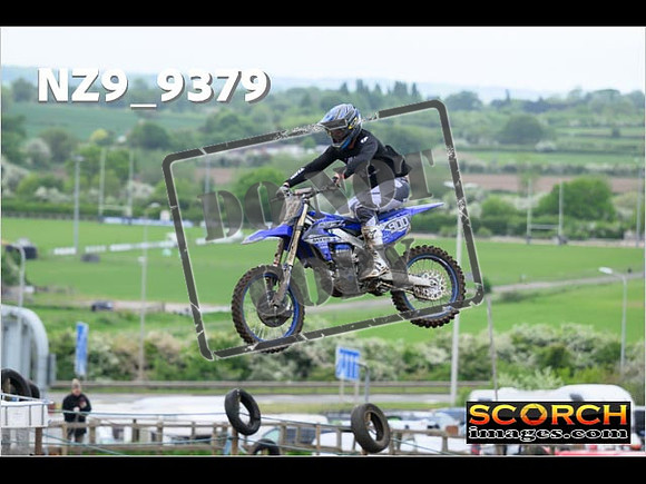 Experts-096