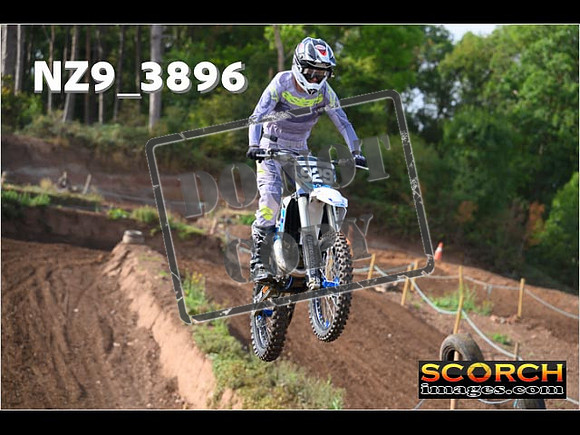 Experts-025