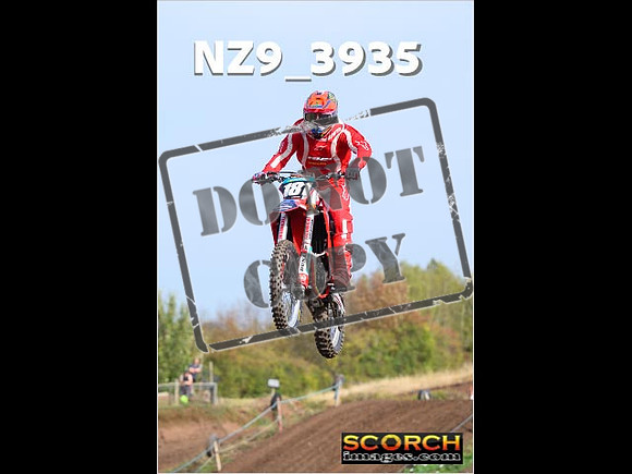 Experts-063