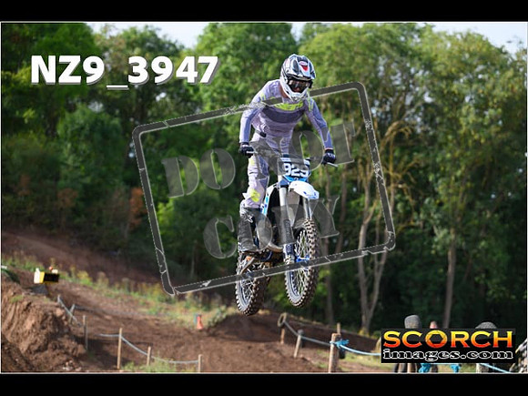 Experts-075
