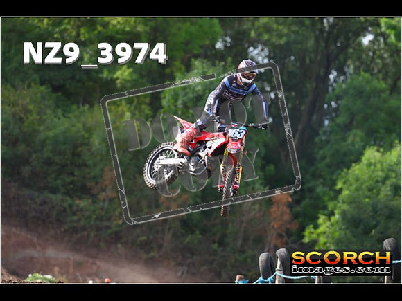 Experts-093