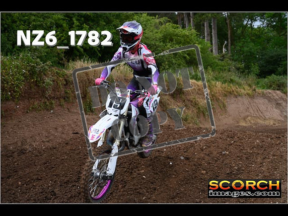 Experts-095