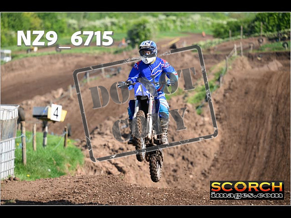 Thur01May-016
