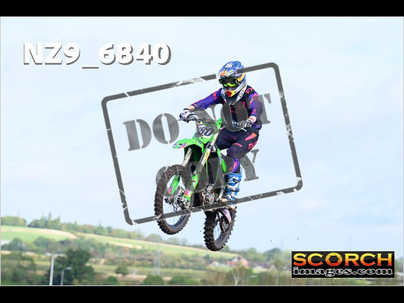 Experts-020