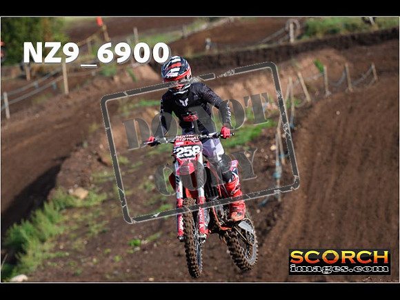 Experts-075