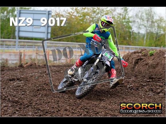 Experts-053