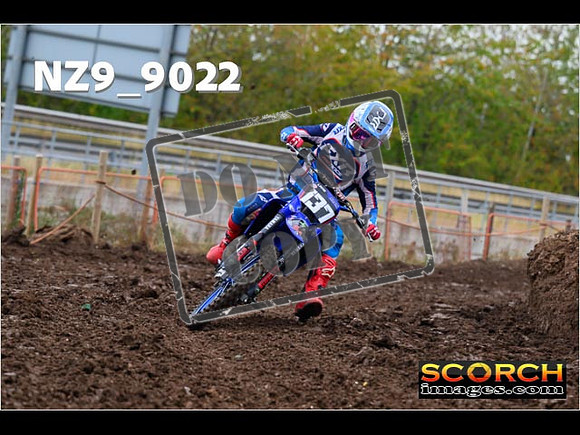 Experts-057