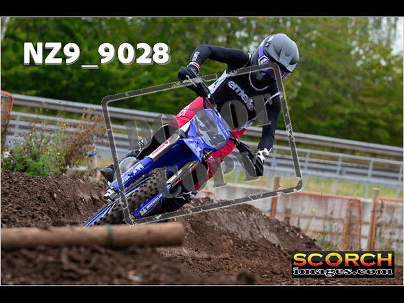 Experts-063