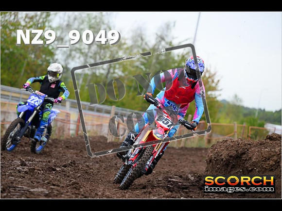 Experts-083