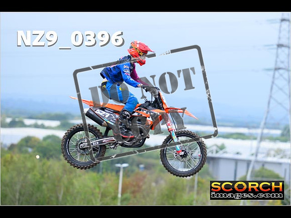 Experts-024