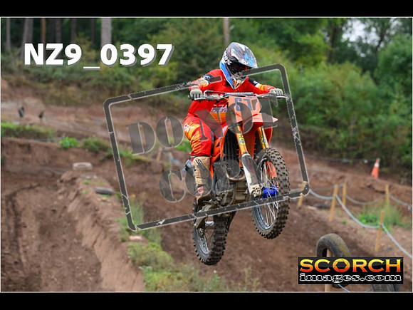 Experts-025