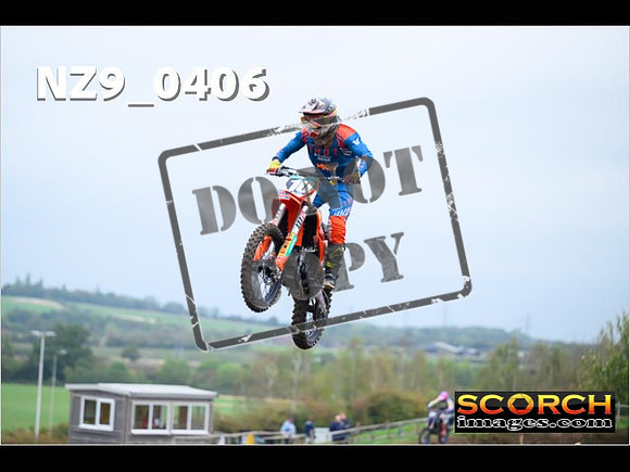 Experts-032