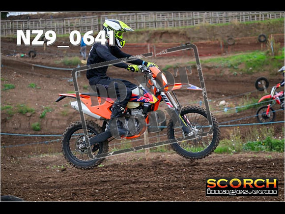 Inters-077