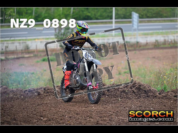 Inters-085