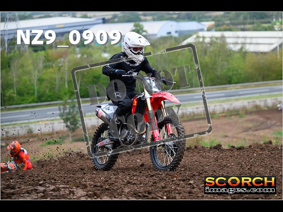 Inters-094