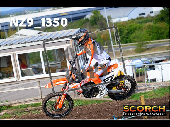 Experts-020