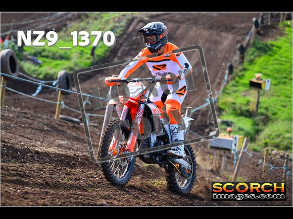 Experts-040