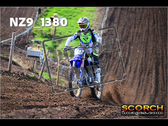 Experts-050
