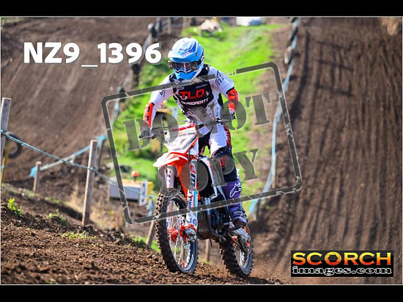 Experts-063