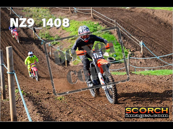 Experts-075