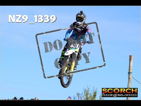 Experts-009
