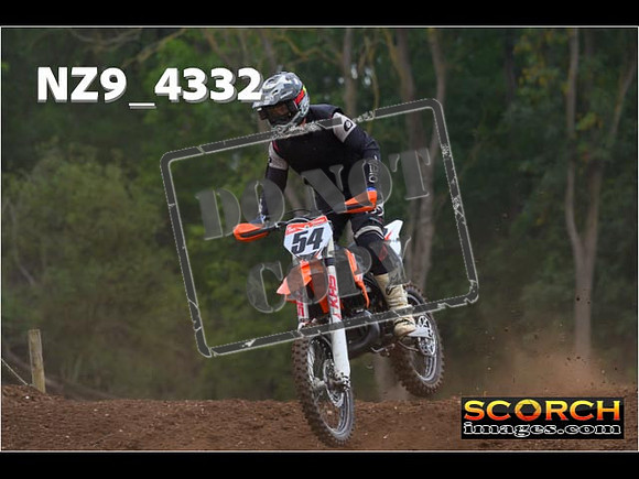 Experts-048