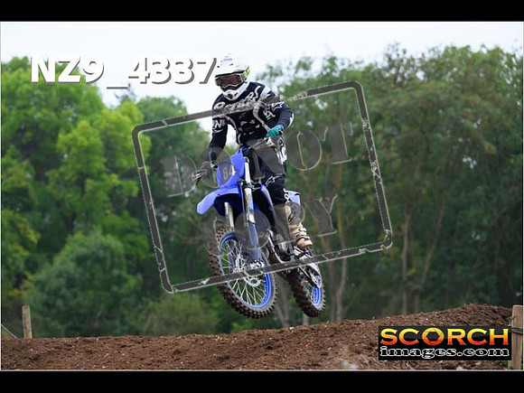 Experts-053