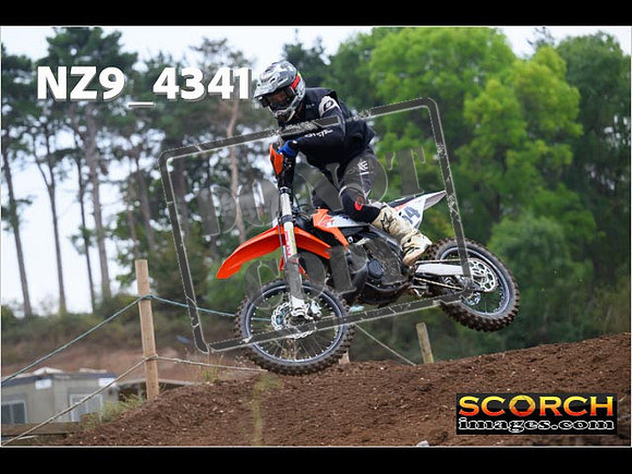 Experts-056