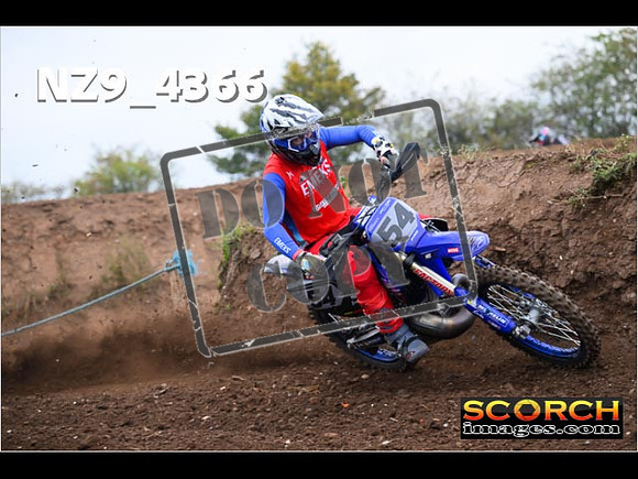 Experts-077