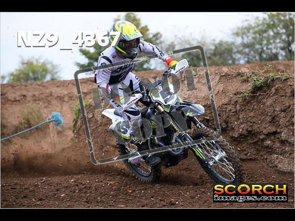 Experts-078