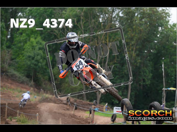 Experts-084
