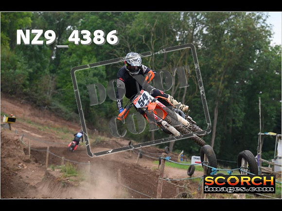 Experts-094