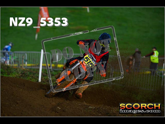 Experts-046