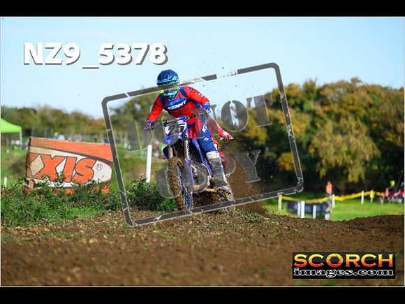 Experts-068
