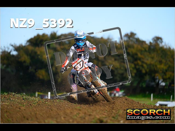 Experts-082