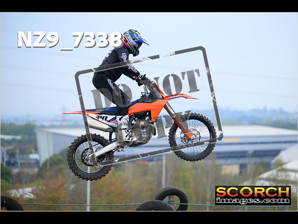 Thur02Oct-045