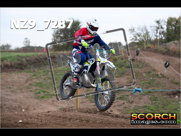 Thur02Oct-005