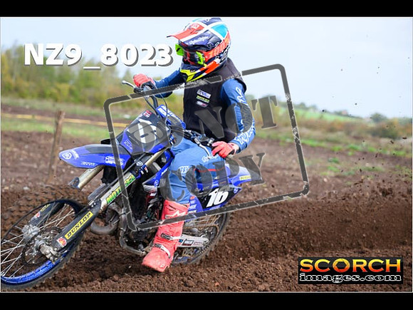 Experts-053