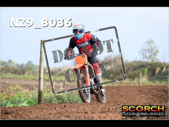 Experts-064
