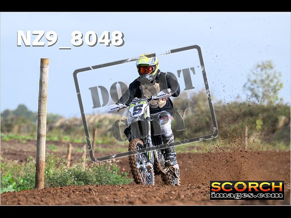 Experts-075