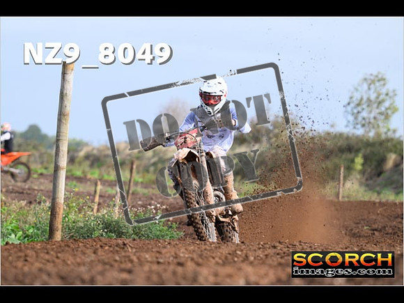 Experts-076