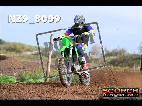 Experts-084