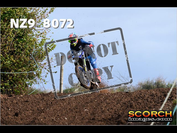 Experts-094