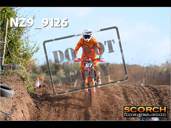 Experts-032