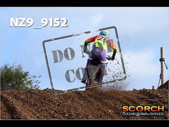 Experts-054
