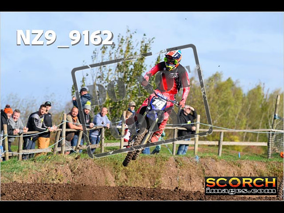 Experts-064