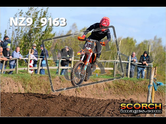 Experts-065