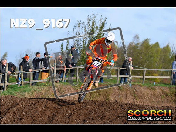 Experts-069