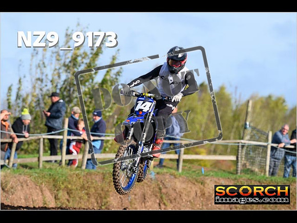 Experts-075