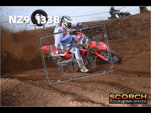Thur09Oct-075